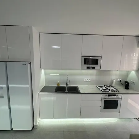 Impeccable 3 Pieces 80m2 Double Balcons,proche Juan Les Pins Proche Cannes شقة