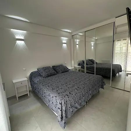 شقة Impeccable 3 Pieces 80m2 Double Balcons,proche Juan Les Pins Proche Cannes *